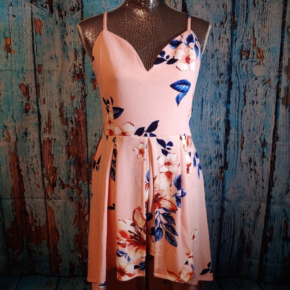 🔥💗Derek Heart cape Romper - Picture 2 of 16